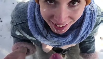 Мужчина на морозе уговорил любимую жену на минет с финальной спермой